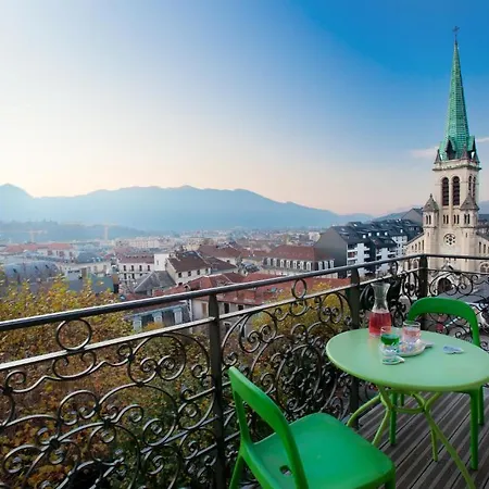 Aix Aparthotel 4*
